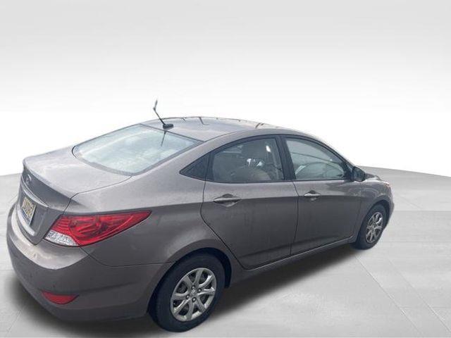 Hyundai Accent  2013