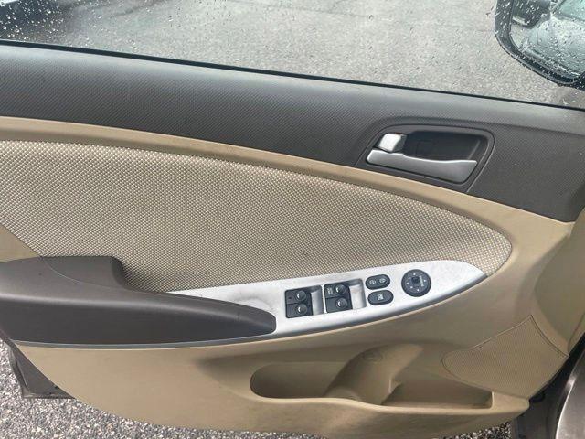 Hyundai Accent  2013