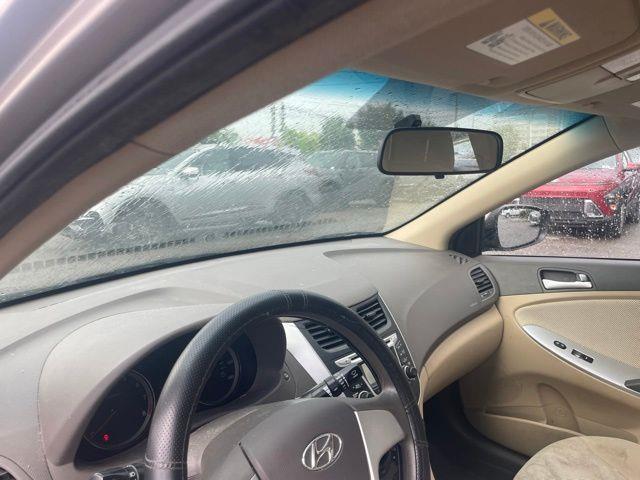 Hyundai Accent  2013