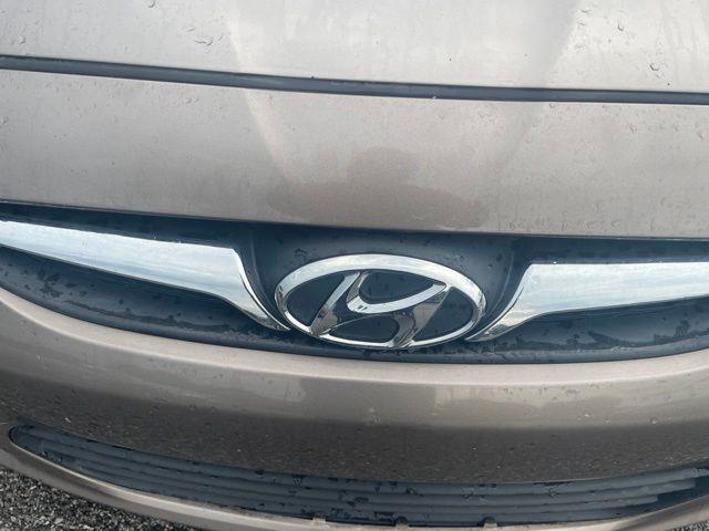 Hyundai Accent  2013