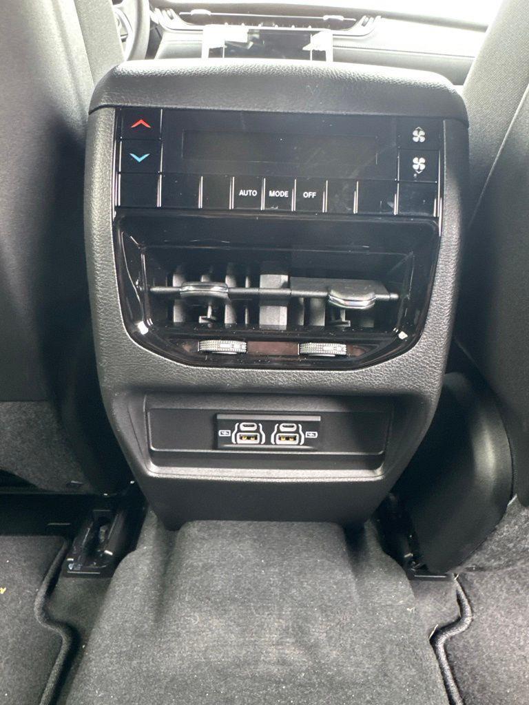 Jeep Grand Cherokee L  2026
