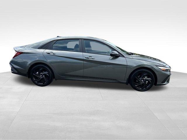 Hyundai Elantra  2026