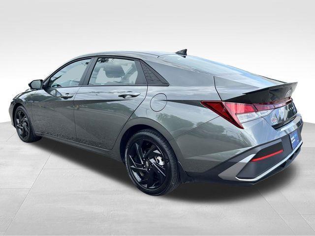 Hyundai Elantra  2026