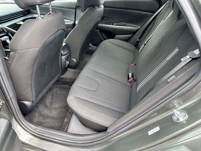 Hyundai Elantra  2026