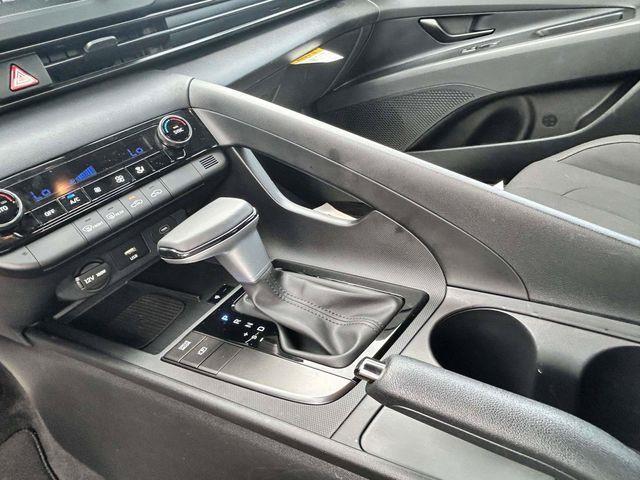 Hyundai Elantra  2026