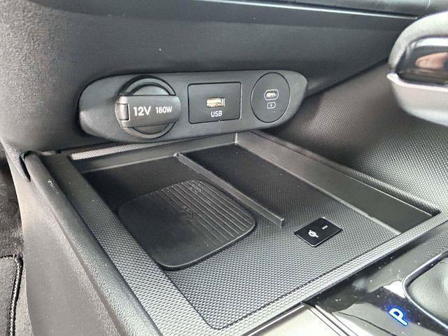Hyundai Elantra  2026