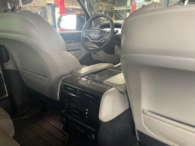 Jeep Wagoneer L  2024