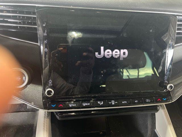 Jeep Wagoneer L  2024