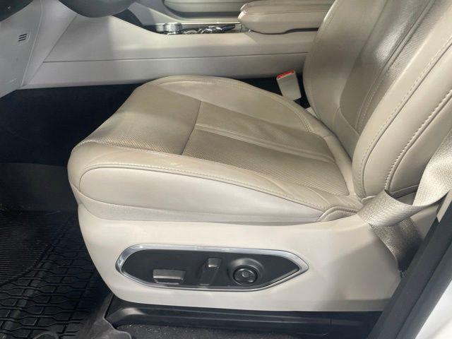 Jeep Wagoneer L  2024