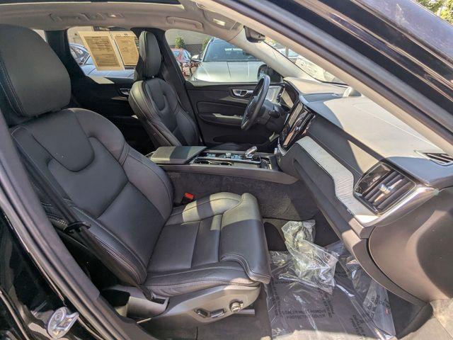 Volvo XC60  2022