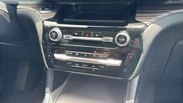 Ford Explorer  2023