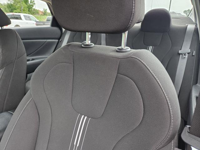 Hyundai Elantra  2024
