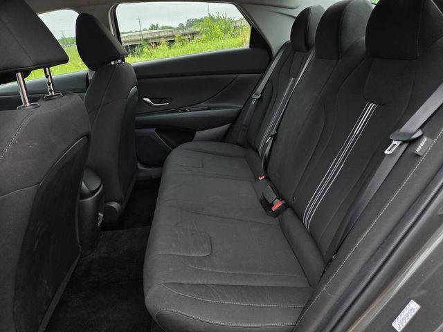 Hyundai Elantra  2024