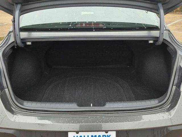 Hyundai Elantra  2024