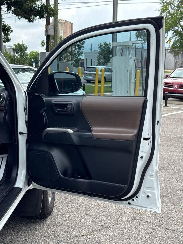 Toyota Tacoma  2016
