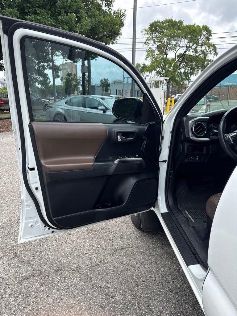 Toyota Tacoma  2016