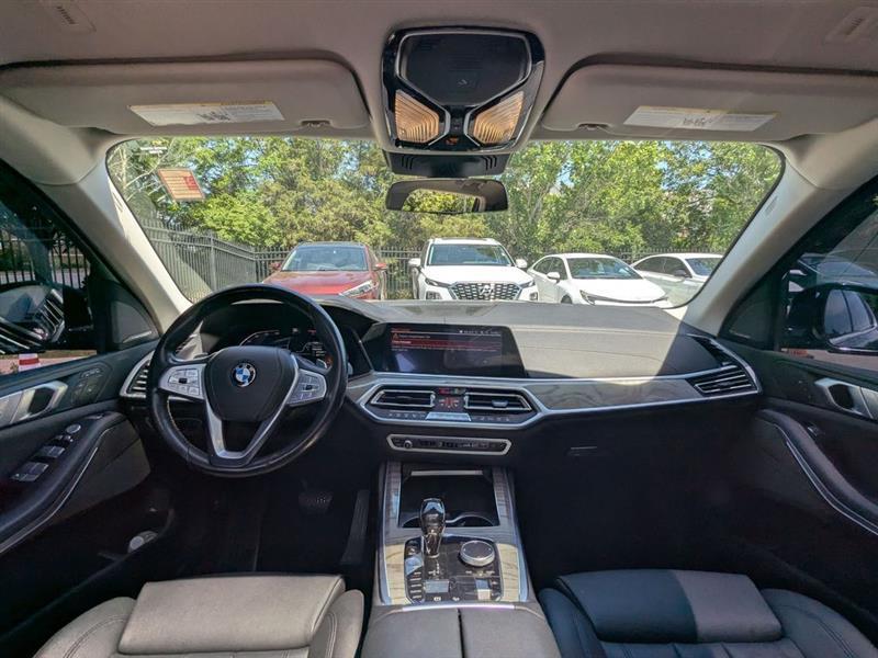 BMW X7  2020