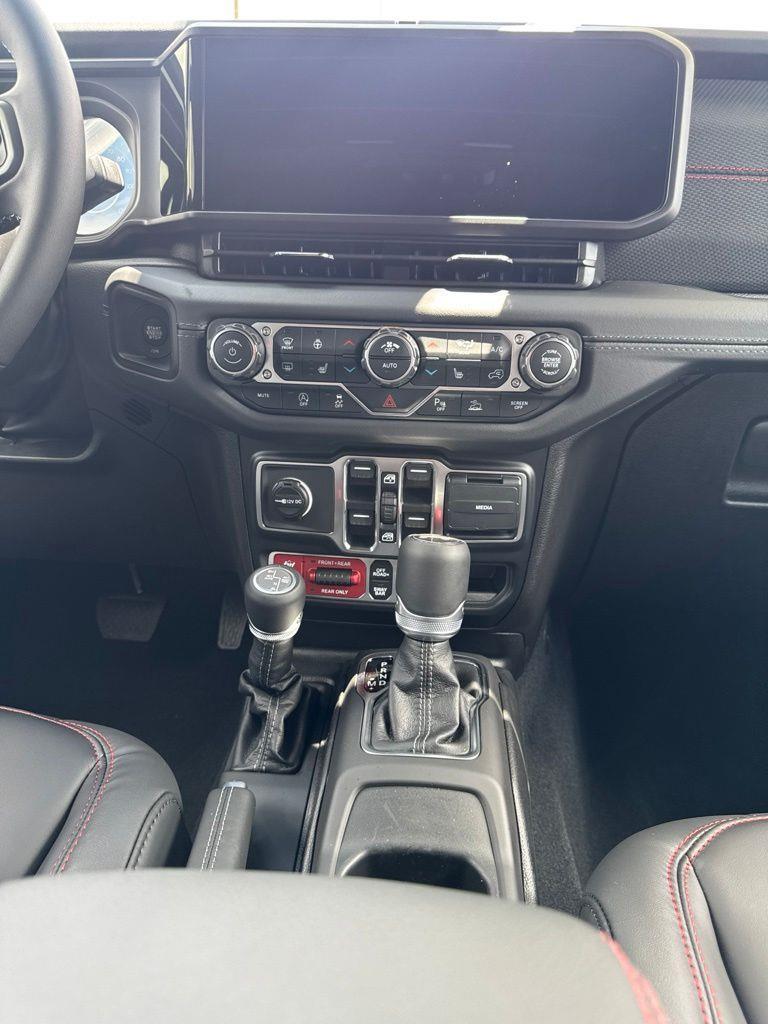 Jeep Wrangler  2026
