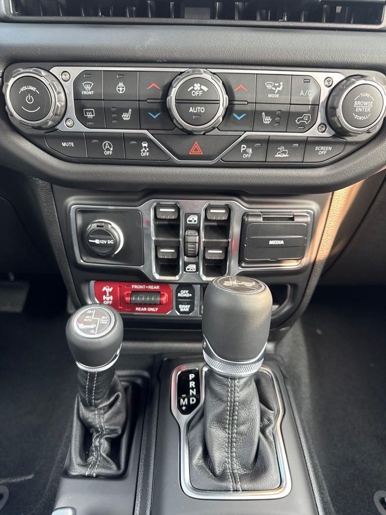 Jeep Wrangler  2026
