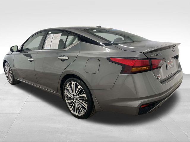 Nissan Altima  2025