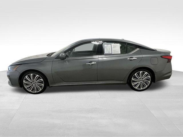 Nissan Altima  2025