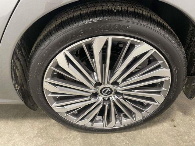 Nissan Altima  2025