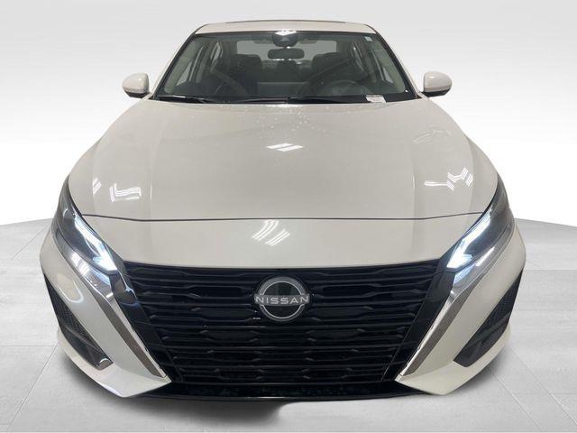 Nissan Altima  2025