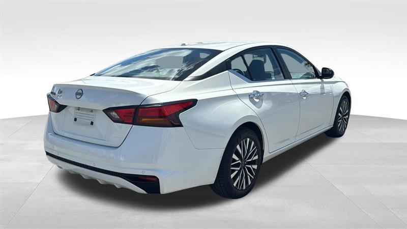 Nissan Altima  2025
