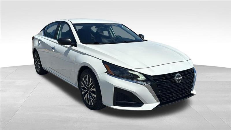 Nissan Altima  2025
