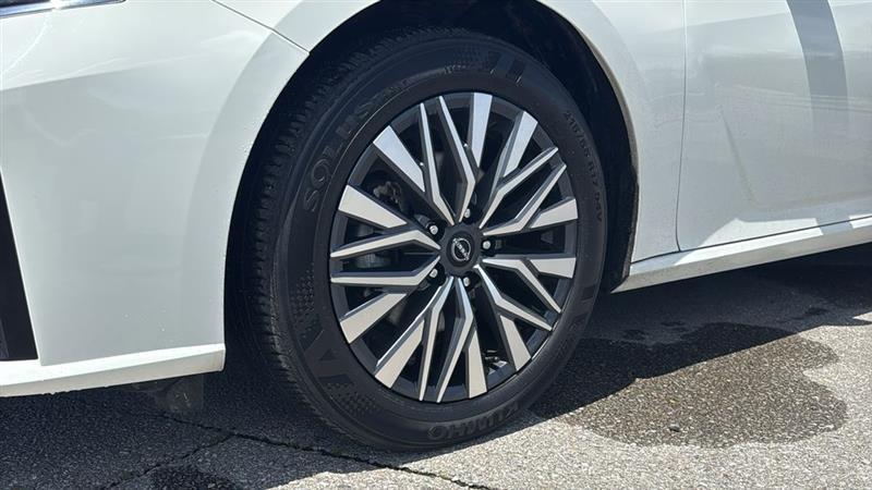 Nissan Altima  2025