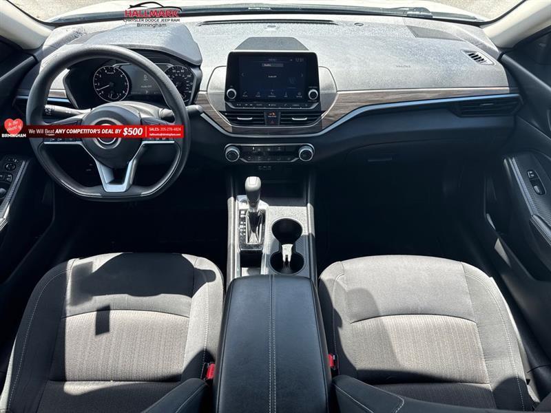 Nissan Altima  2025