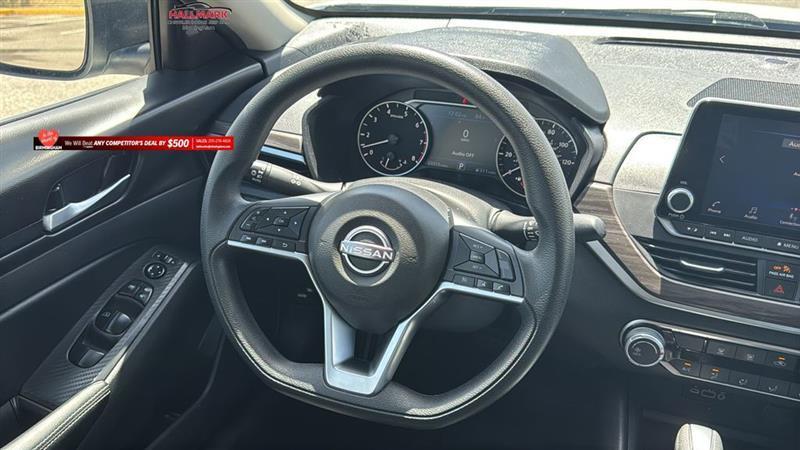 Nissan Altima  2025