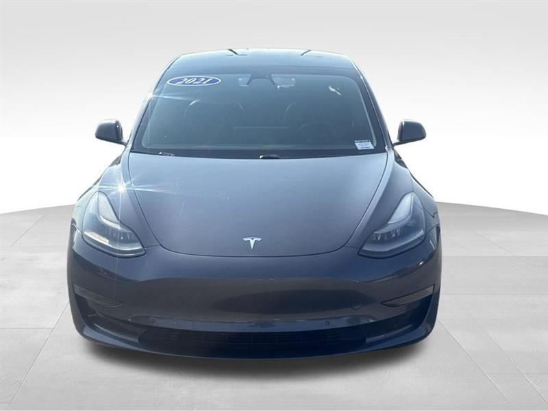 Tesla Model 3  2021