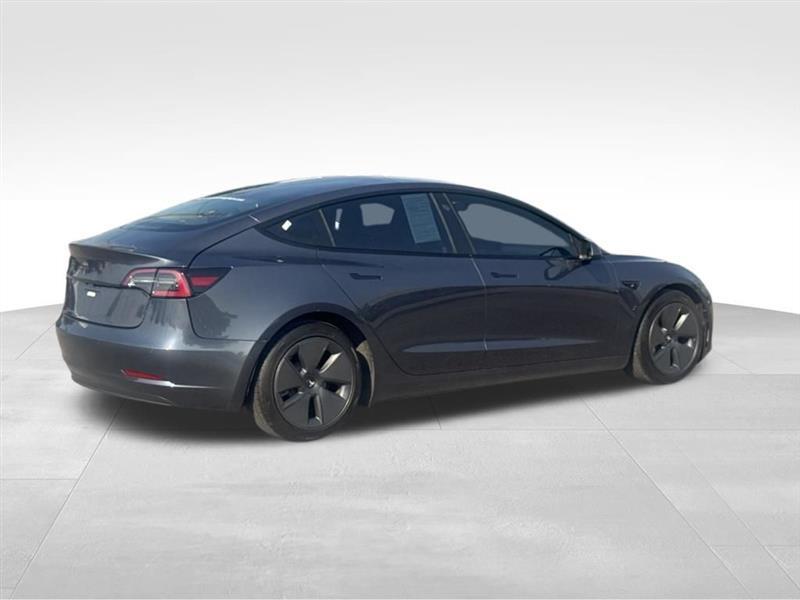 Tesla Model 3  2021