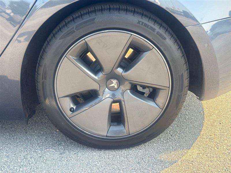 Tesla Model 3  2021