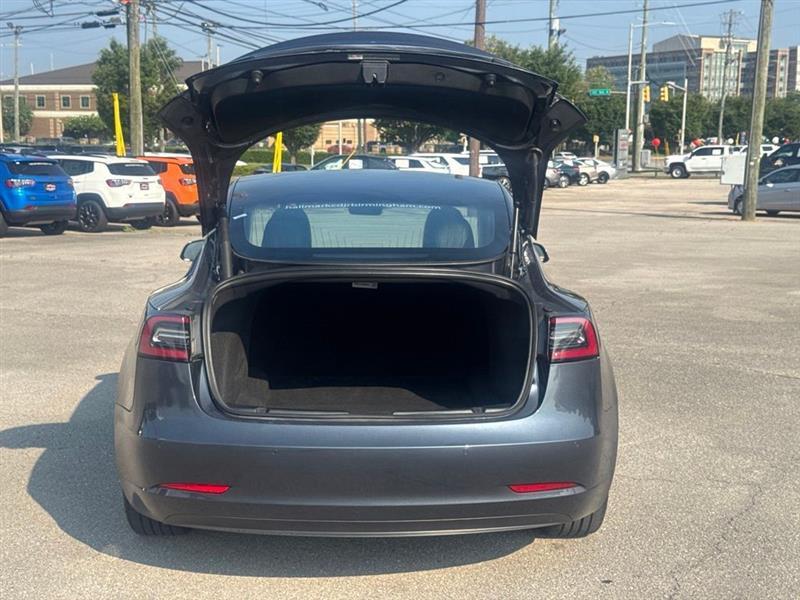 Tesla Model 3  2021