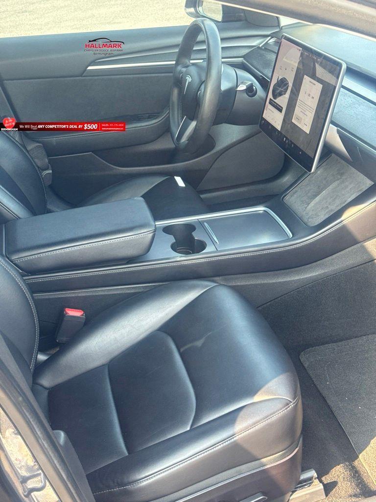 Tesla Model 3  2021