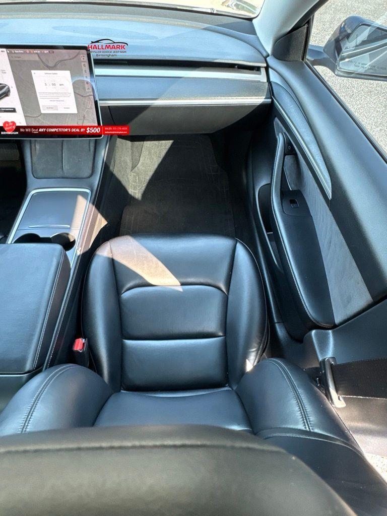Tesla Model 3  2021