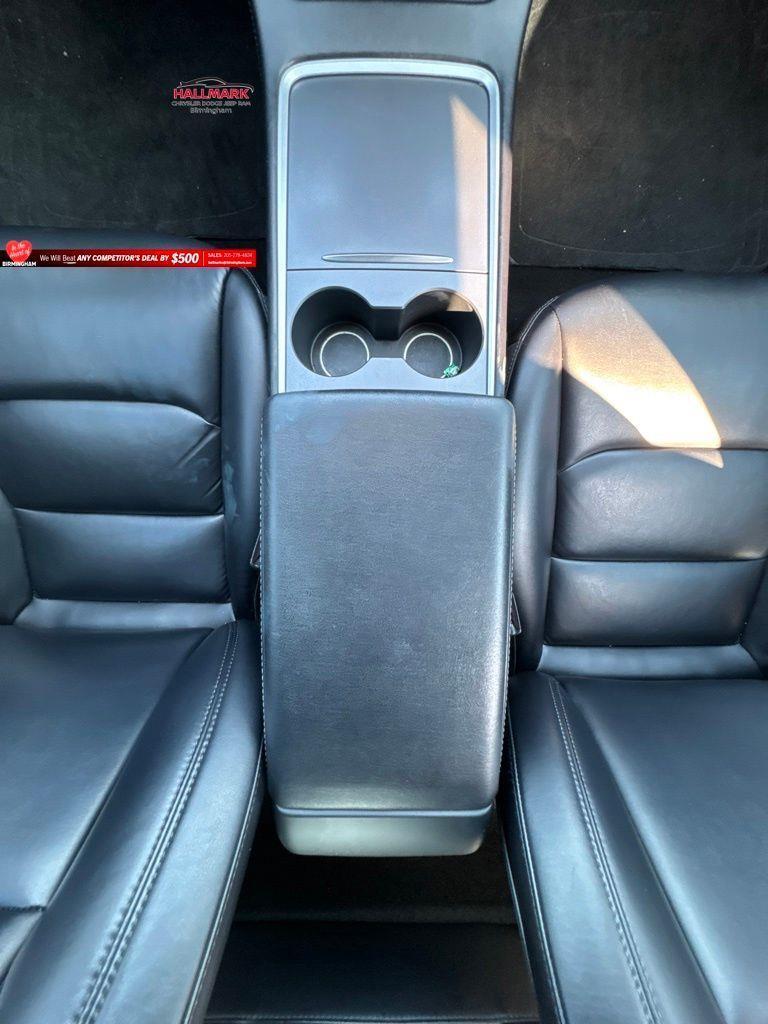 Tesla Model 3  2021