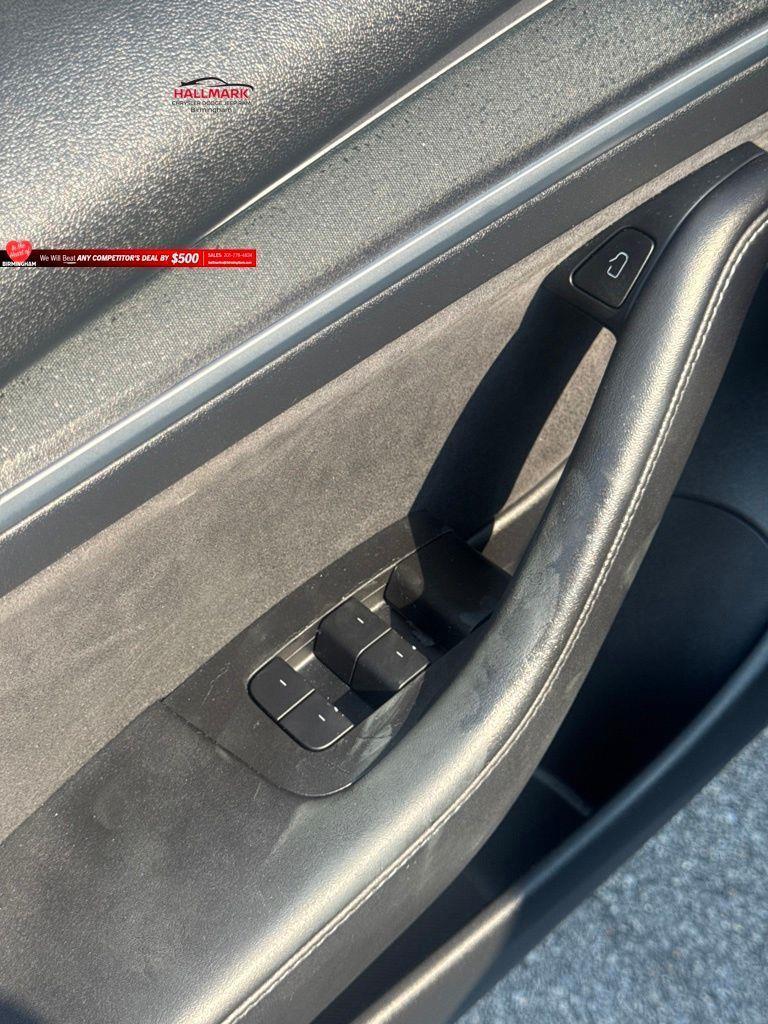 Tesla Model 3  2021