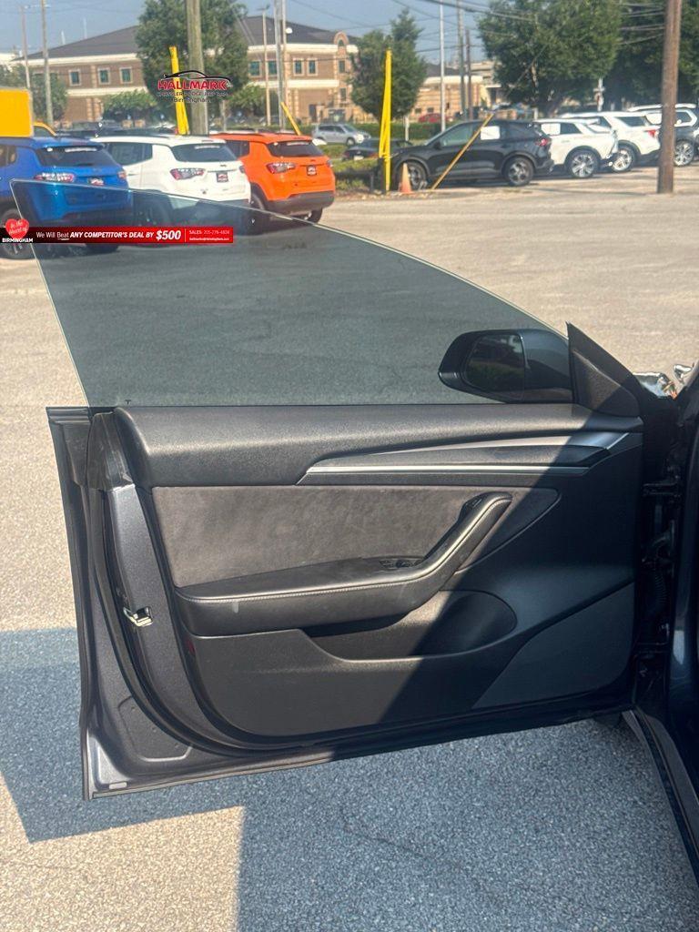 Tesla Model 3  2021
