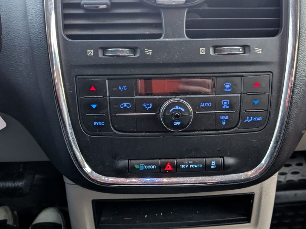 Chrysler Town & Country  2012