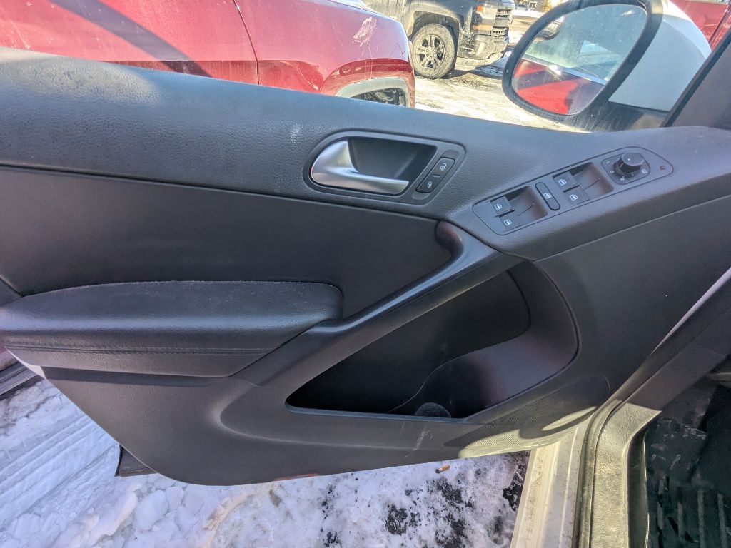 Volkswagen Tiguan  2014