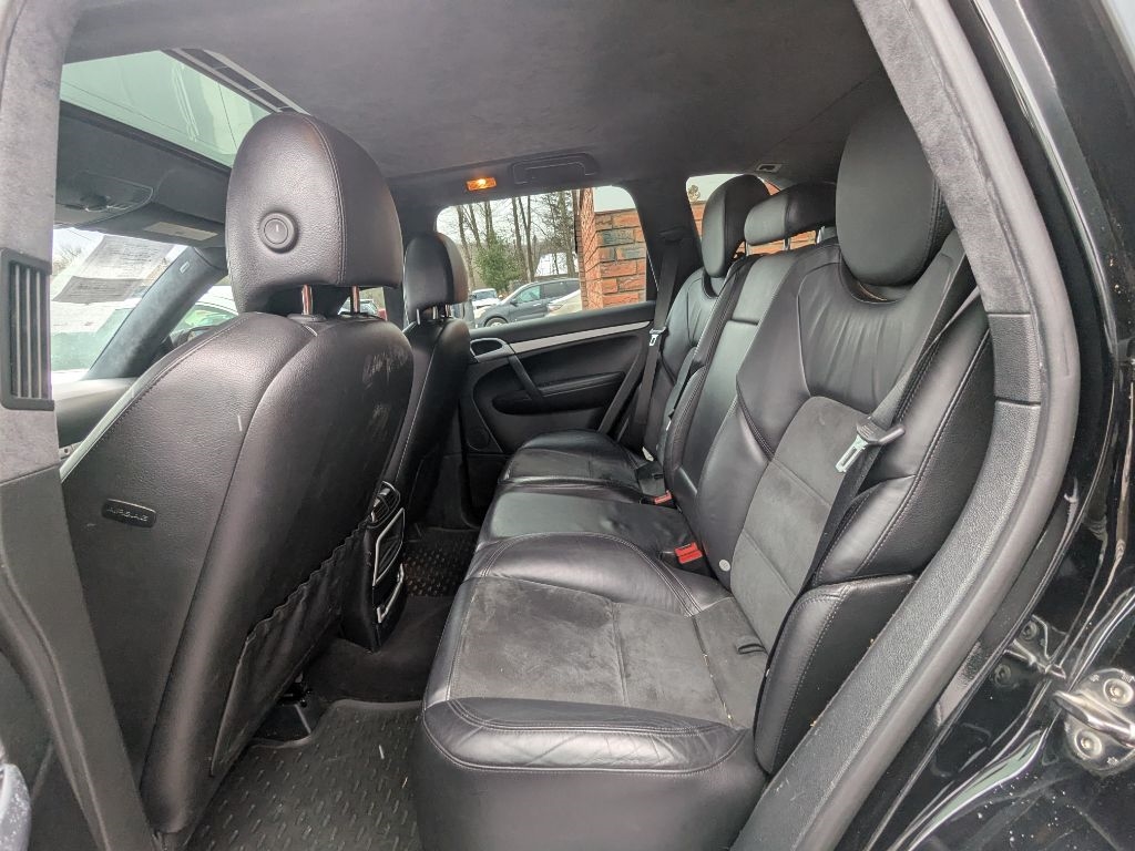 Porsche Cayenne  2010