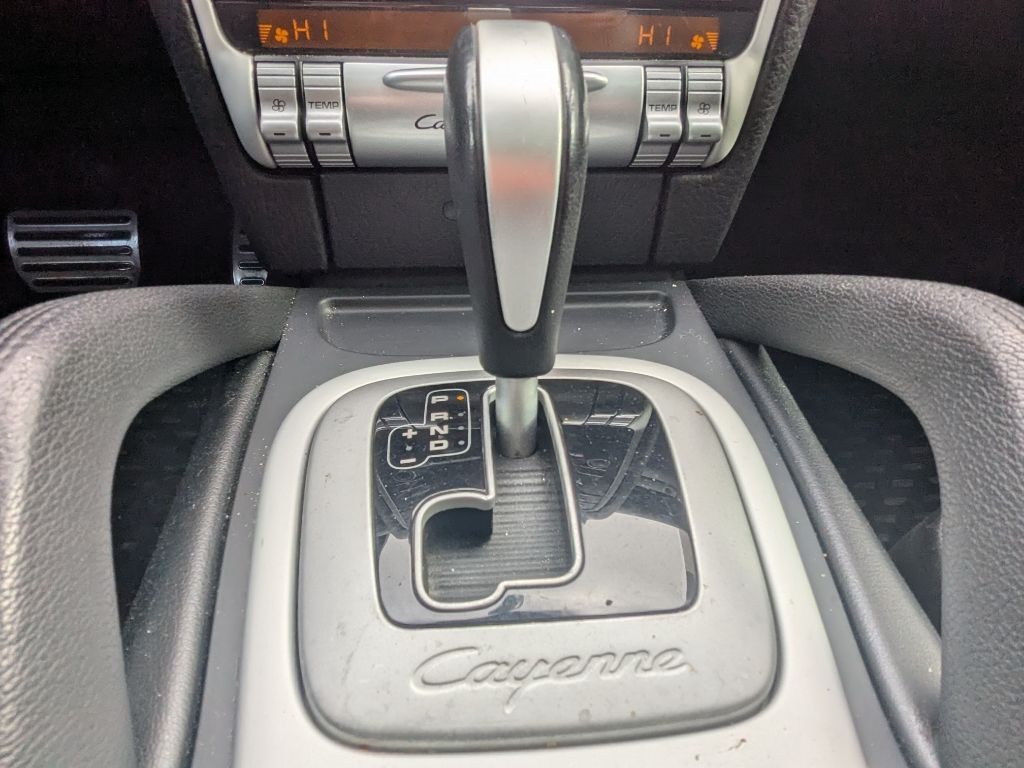 Porsche Cayenne  2010