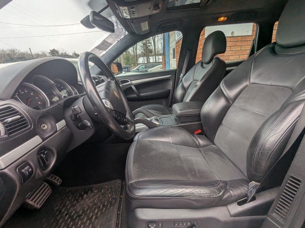 Porsche Cayenne  2010