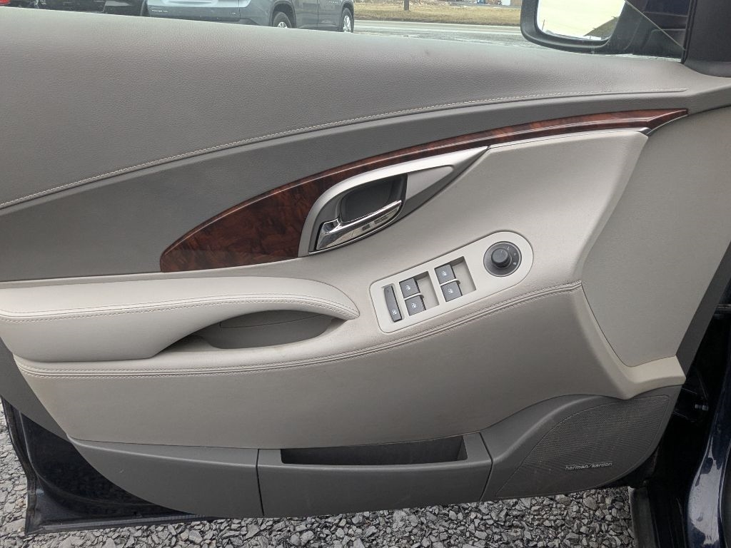 Buick LaCrosse  2010