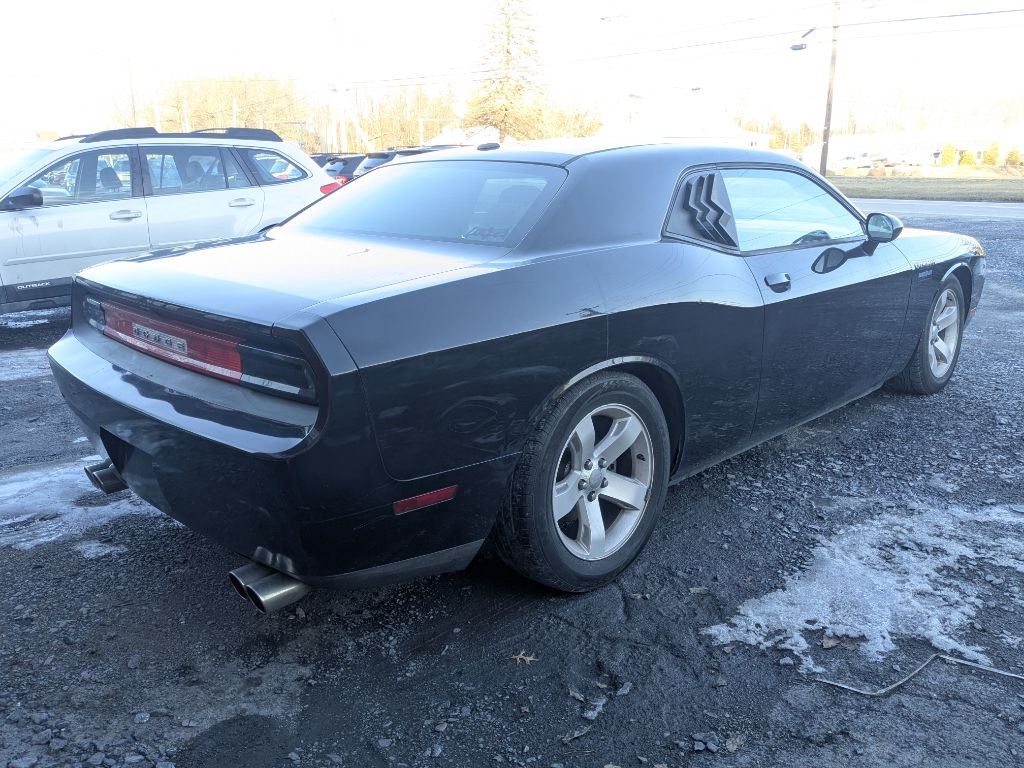 Dodge Challenger  2011