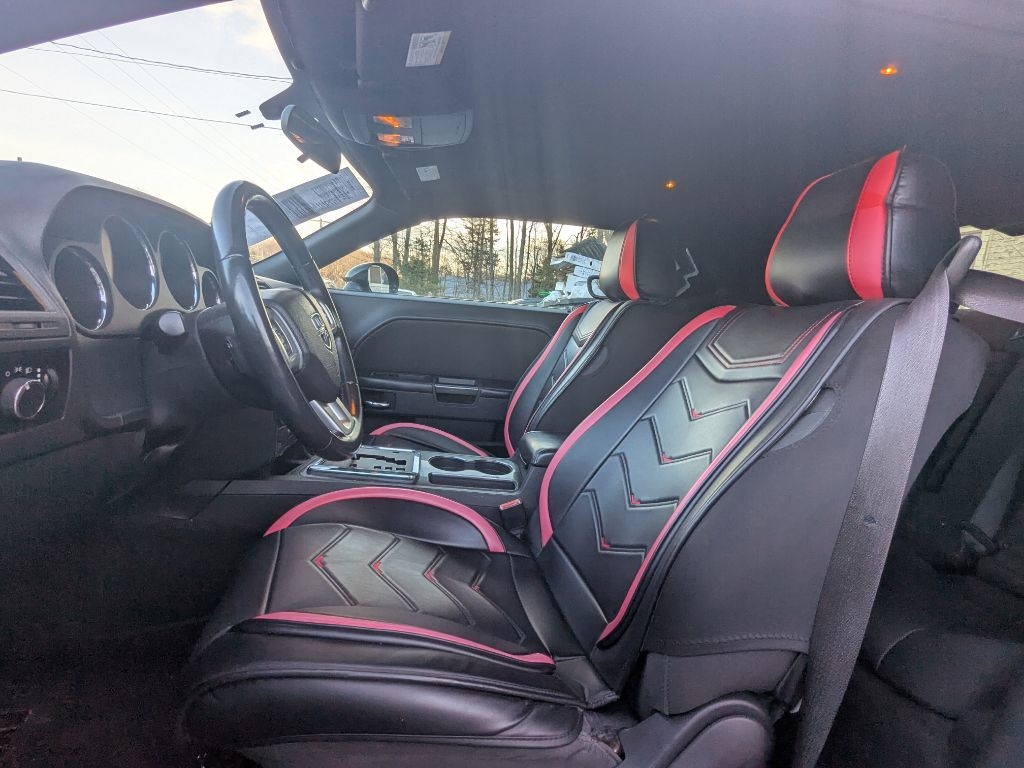 Dodge Challenger  2011