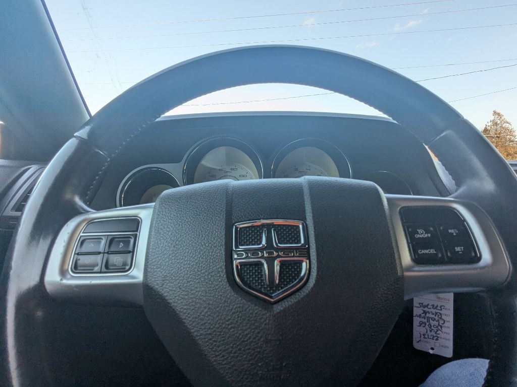 Dodge Challenger  2011